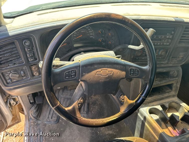 image for item EW4781 2003 Chevrolet Silverado Ext. Cab pickup truck