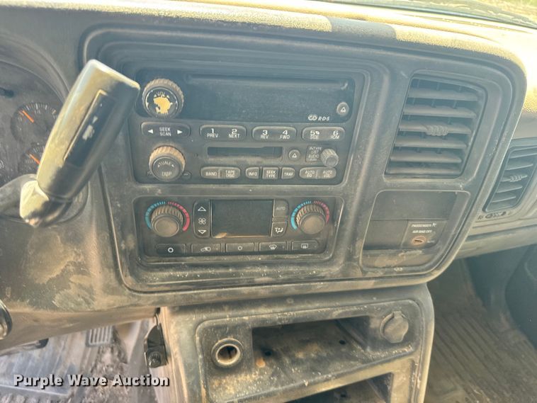 image for item EW4781 2003 Chevrolet Silverado Ext. Cab pickup truck