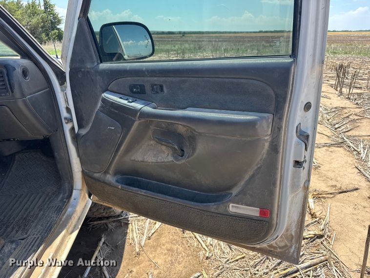 image for item EW4781 2003 Chevrolet Silverado Ext. Cab pickup truck