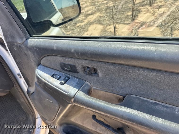 image for item EW4781 2003 Chevrolet Silverado Ext. Cab pickup truck