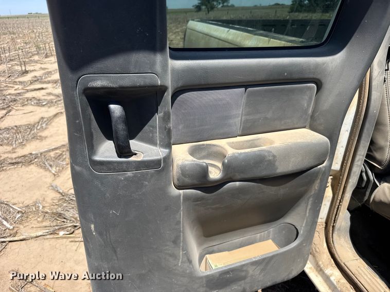image for item EW4781 2003 Chevrolet Silverado Ext. Cab pickup truck