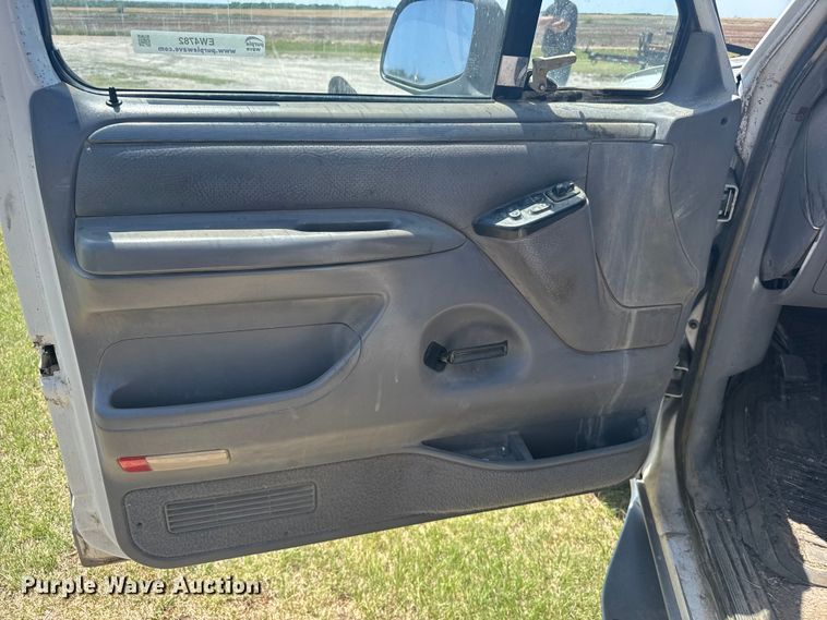 image for item EW4782 1995 Ford F150 Ext. Cab pickup truck