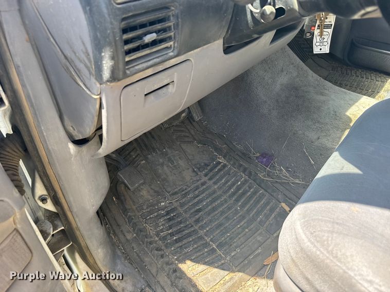 image for item EW4782 1995 Ford F150 Ext. Cab pickup truck