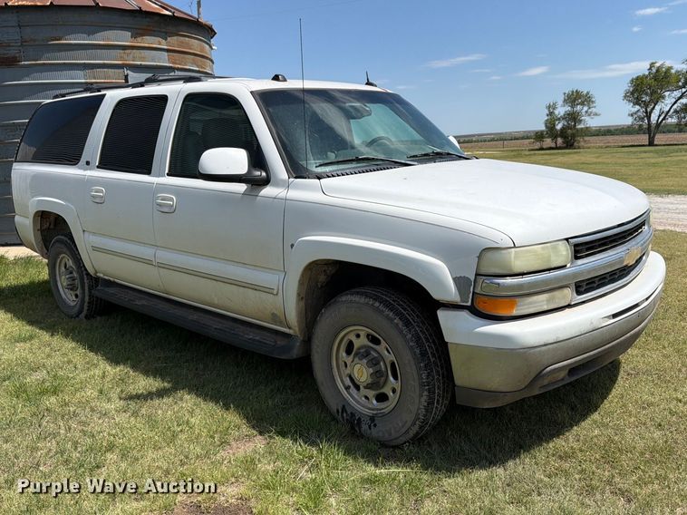 image for item EW4783 2004 Chevrolet Suburban SUV