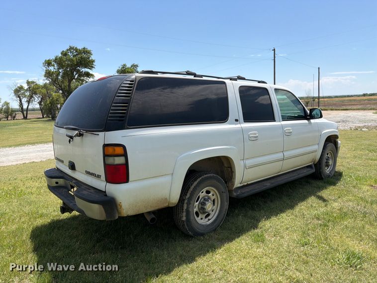 image for item EW4783 2004 Chevrolet Suburban SUV