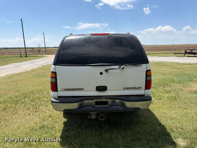 image for item EW4783 2004 Chevrolet Suburban SUV