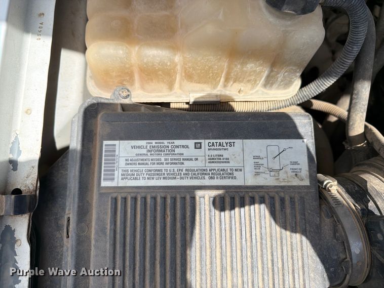 image for item EW4783 2004 Chevrolet Suburban SUV