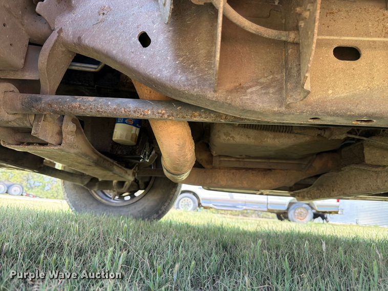 image for item EW4783 2004 Chevrolet Suburban SUV