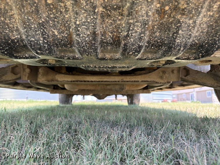image for item EW4783 2004 Chevrolet Suburban SUV