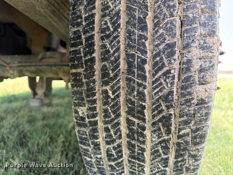 image for item EW4783 2004 Chevrolet Suburban SUV