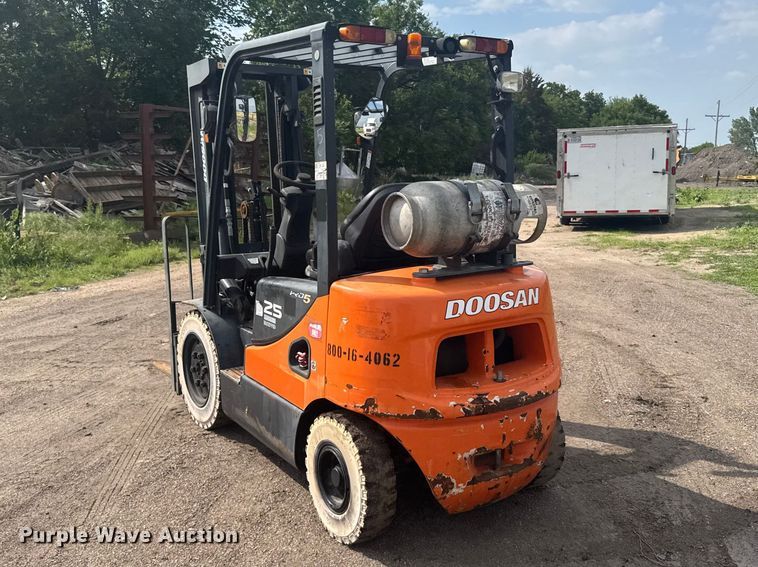 image for item EW4786 Doosan G25-P forklift