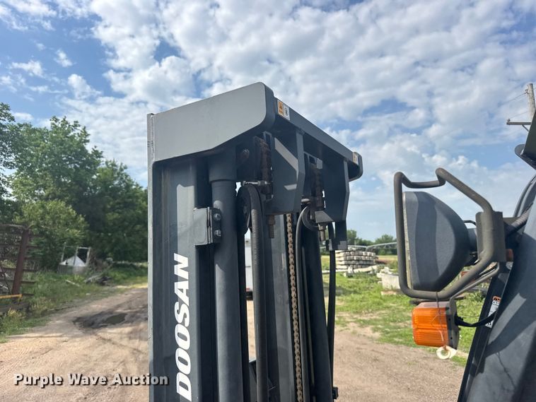 image for item EW4786 Doosan G25-P forklift