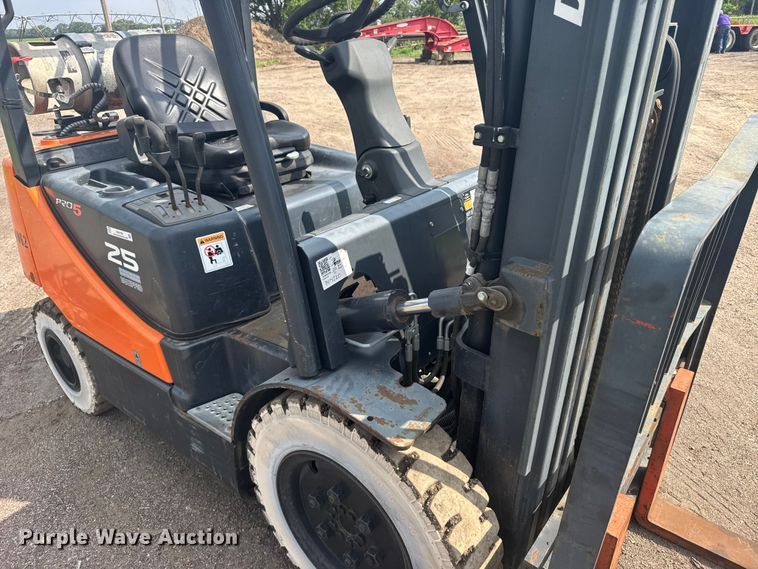 image for item EW4786 Doosan G25-P forklift
