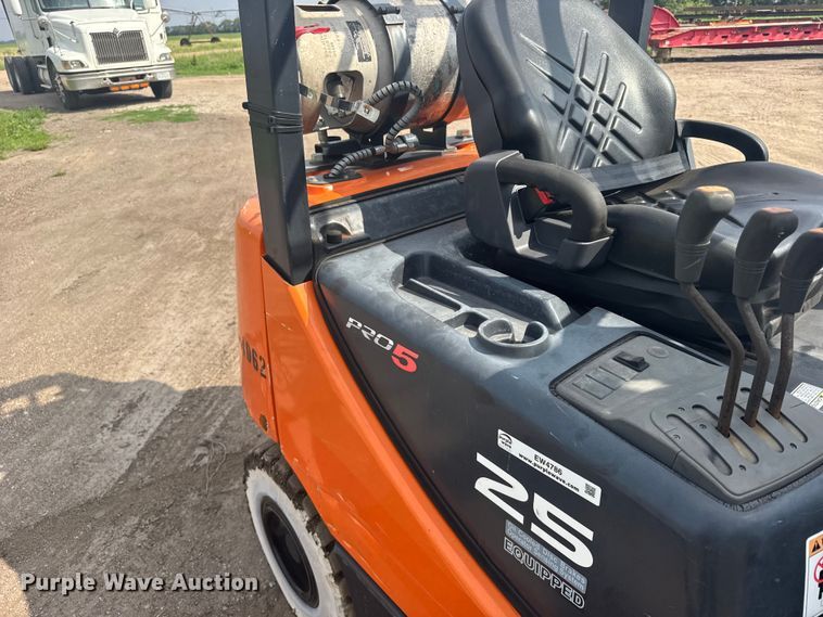 image for item EW4786 Doosan G25-P forklift