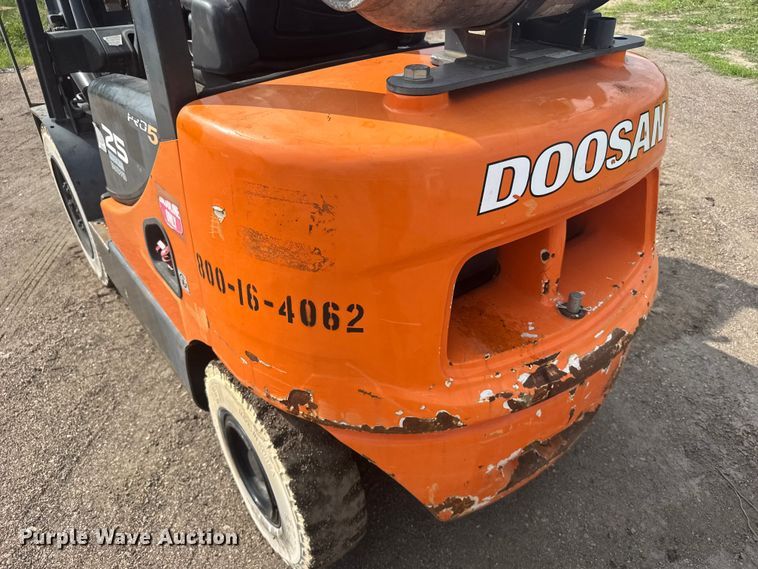 image for item EW4786 Doosan G25-P forklift
