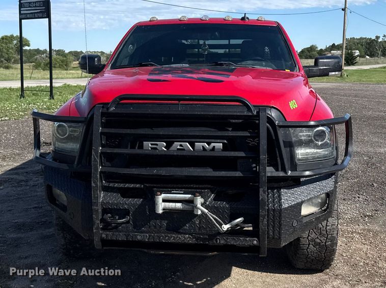 image for item EW4802 2018 RAM 2500 Crew Cab flatbed pickup truck