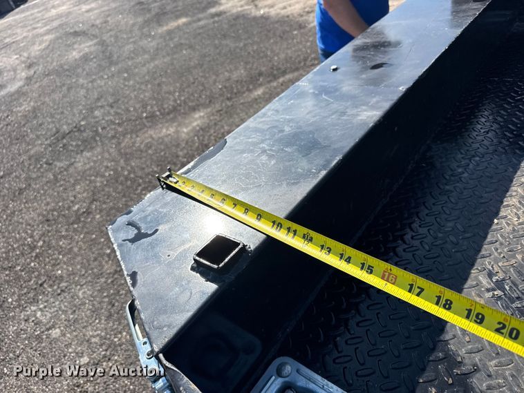 image for item EW4802 2018 RAM 2500 Crew Cab flatbed pickup truck
