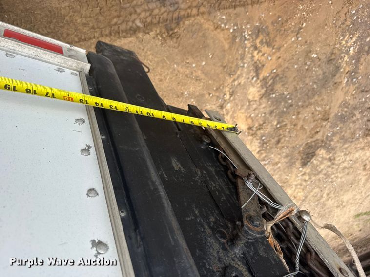 image for item EW4823 2004 Chevrolet Express 3500 box truck