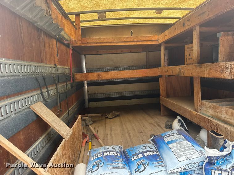 image for item EW4823 2004 Chevrolet Express 3500 box truck