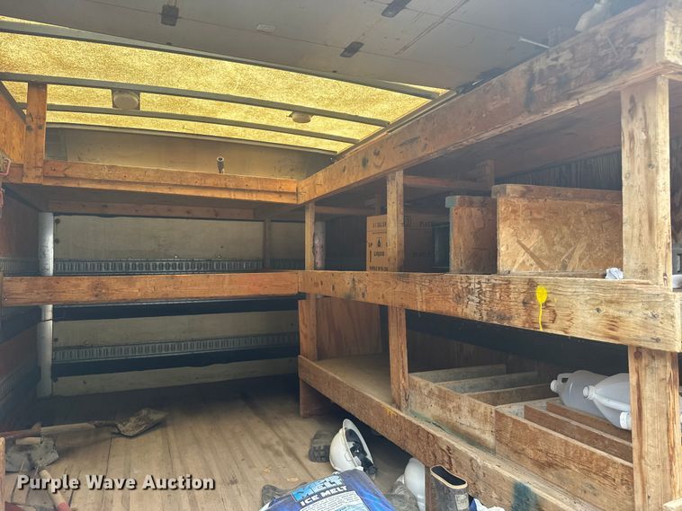 image for item EW4823 2004 Chevrolet Express 3500 box truck