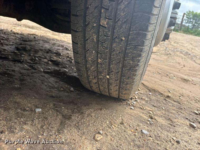 image for item EW4823 2004 Chevrolet Express 3500 box truck