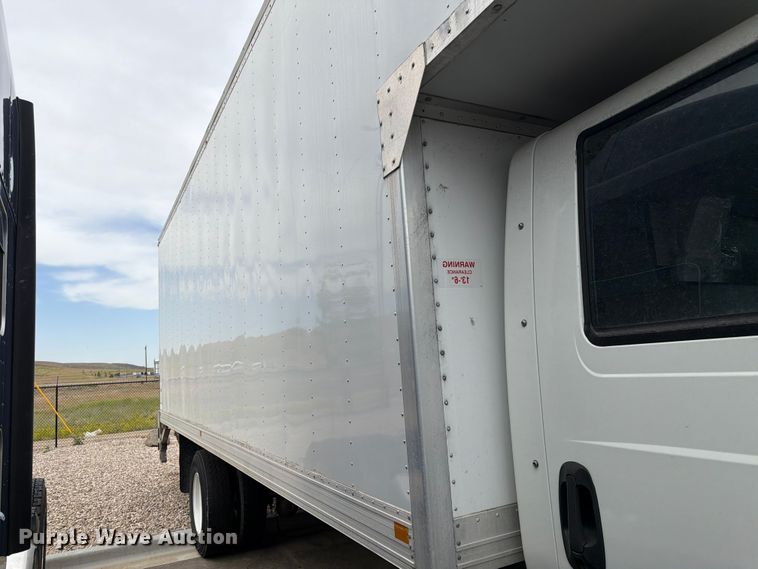 image for item EX0494 2022 International MV607 Crew Cab box truck