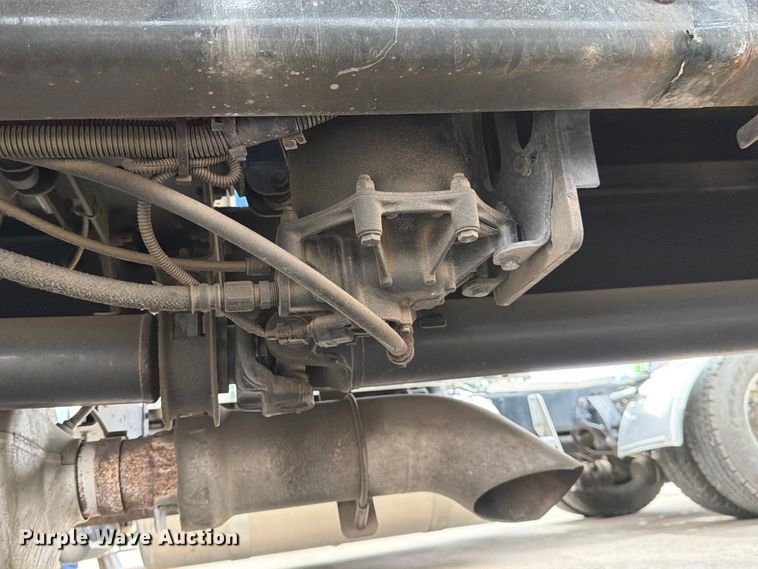 image for item EX0494 2022 International MV607 Crew Cab box truck