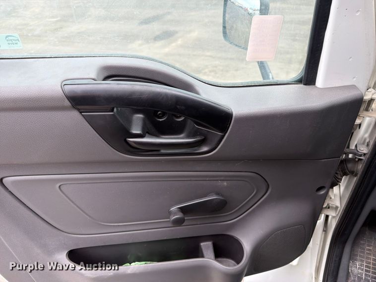 image for item EX0494 2022 International MV607 Crew Cab box truck