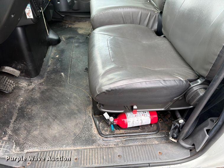 image for item EX0494 2022 International MV607 Crew Cab box truck