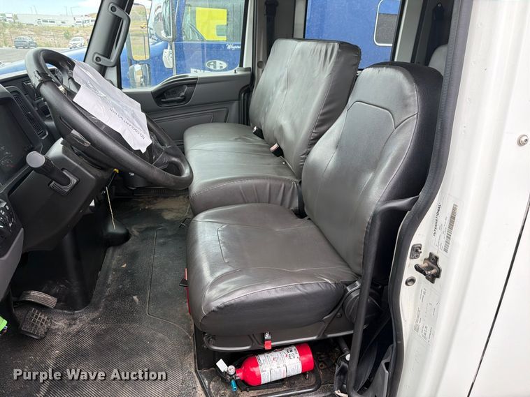 image for item EX0494 2022 International MV607 Crew Cab box truck