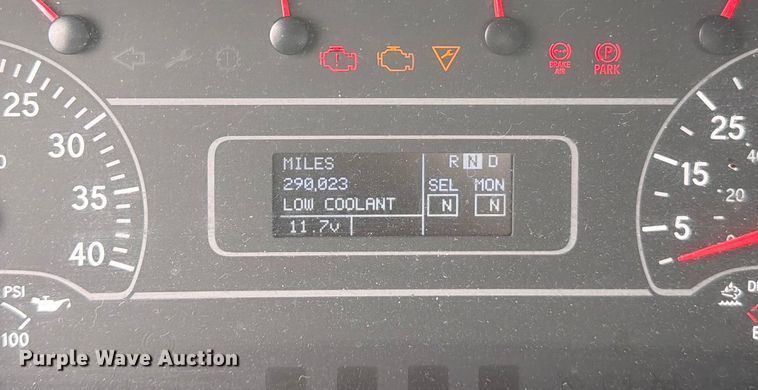 image for item EX0494 2022 International MV607 Crew Cab box truck