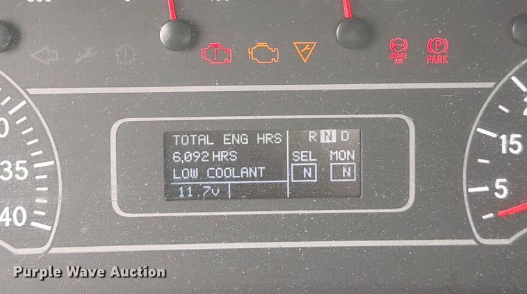 image for item EX0494 2022 International MV607 Crew Cab box truck