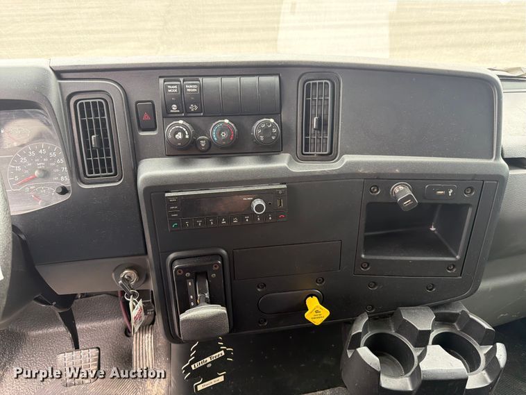 image for item EX0494 2022 International MV607 Crew Cab box truck