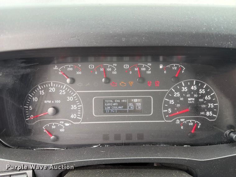 image for item EX0494 2022 International MV607 Crew Cab box truck