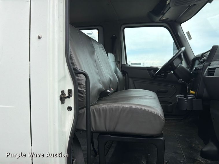 image for item EX0494 2022 International MV607 Crew Cab box truck