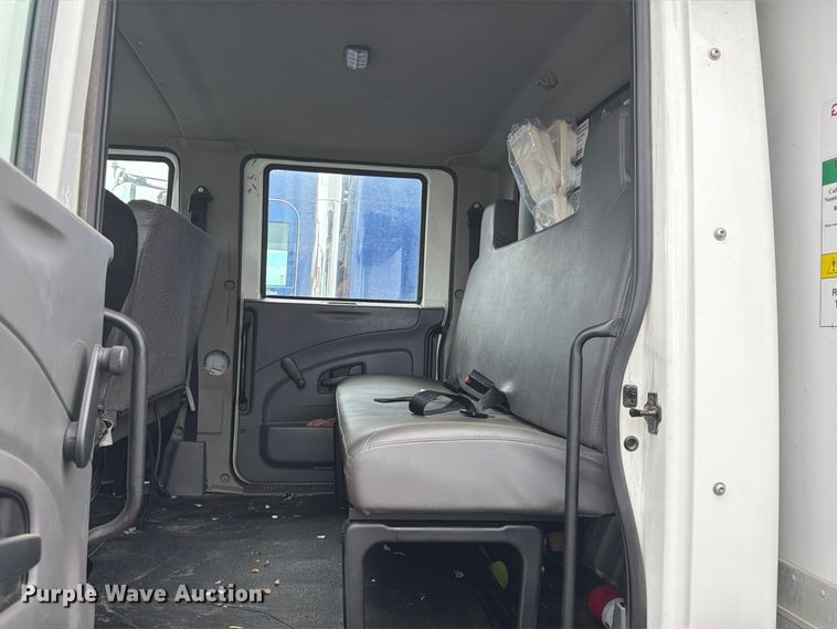 image for item EX0494 2022 International MV607 Crew Cab box truck