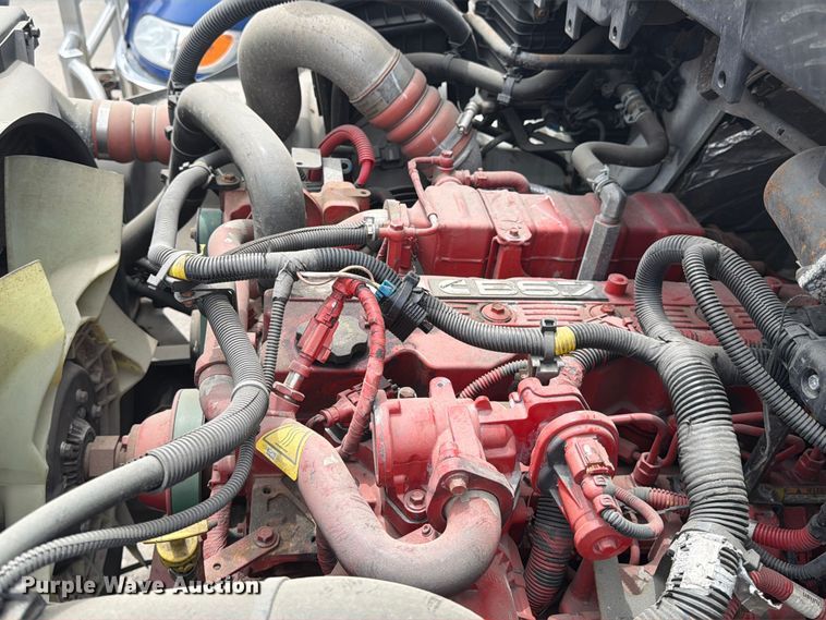 image for item EX0494 2022 International MV607 Crew Cab box truck