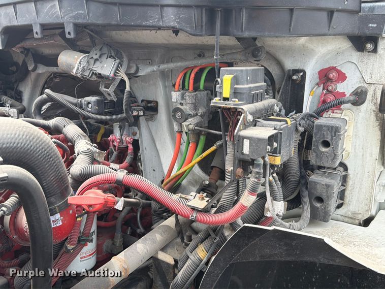 image for item EX0494 2022 International MV607 Crew Cab box truck