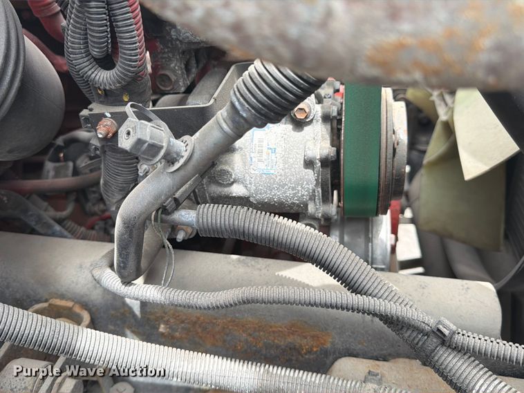image for item EX0494 2022 International MV607 Crew Cab box truck