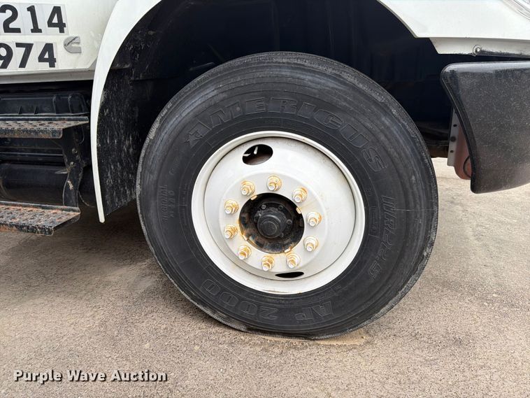 image for item EX0494 2022 International MV607 Crew Cab box truck