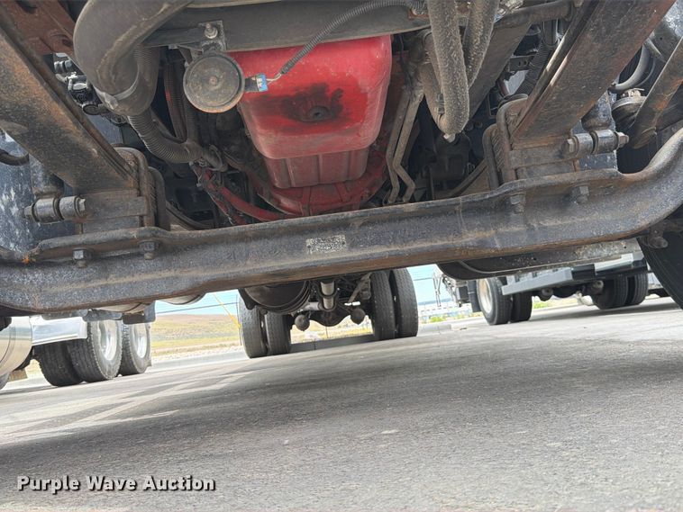 image for item EX0494 2022 International MV607 Crew Cab box truck