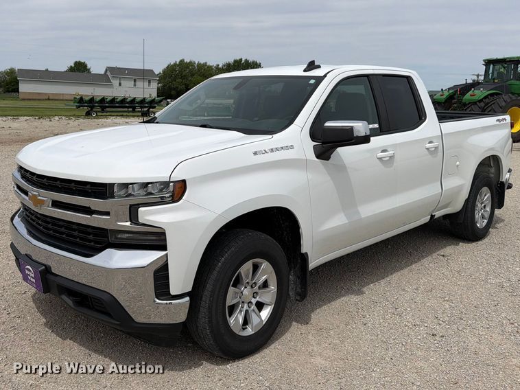 image for item EX4492 2020 Chevrolet Silverado 1500 Ext. Cab pickup truck