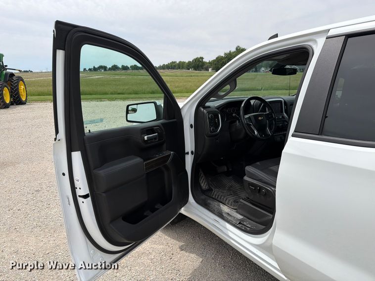 image for item EX4492 2020 Chevrolet Silverado 1500 Ext. Cab pickup truck