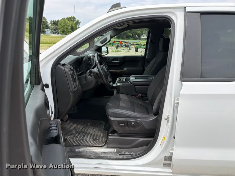 image for item EX4492 2020 Chevrolet Silverado 1500 Ext. Cab pickup truck