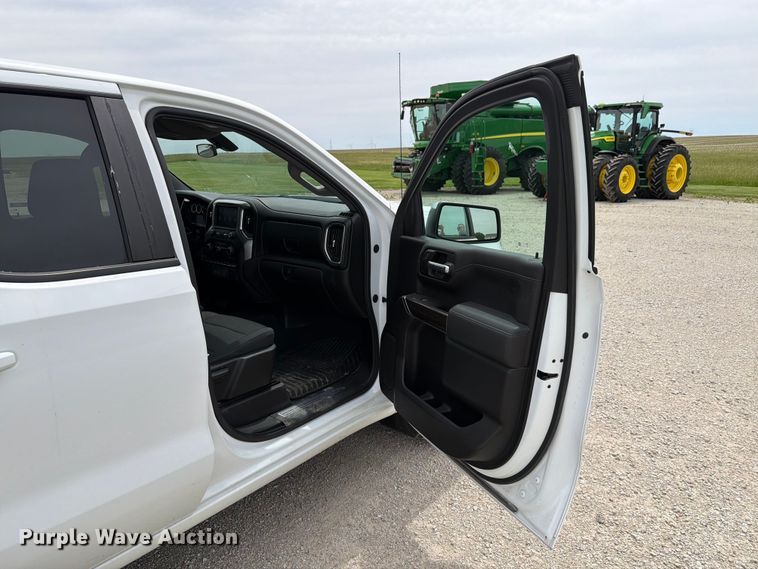 image for item EX4492 2020 Chevrolet Silverado 1500 Ext. Cab pickup truck