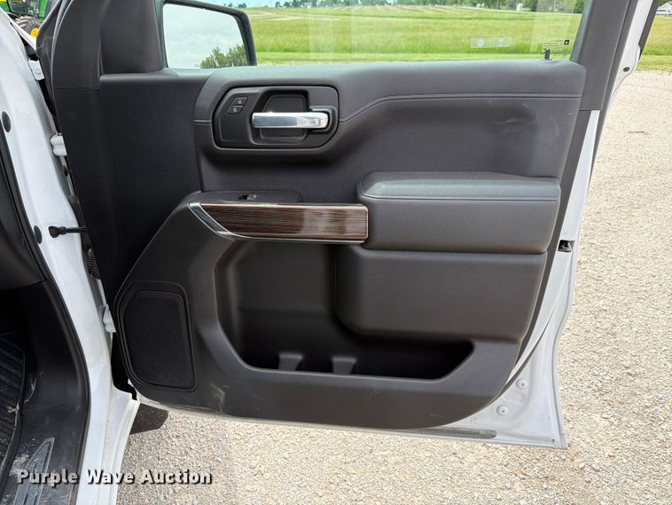 image for item EX4492 2020 Chevrolet Silverado 1500 Ext. Cab pickup truck
