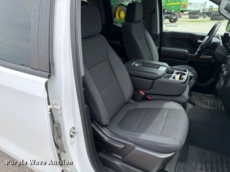 image for item EX4492 2020 Chevrolet Silverado 1500 Ext. Cab pickup truck
