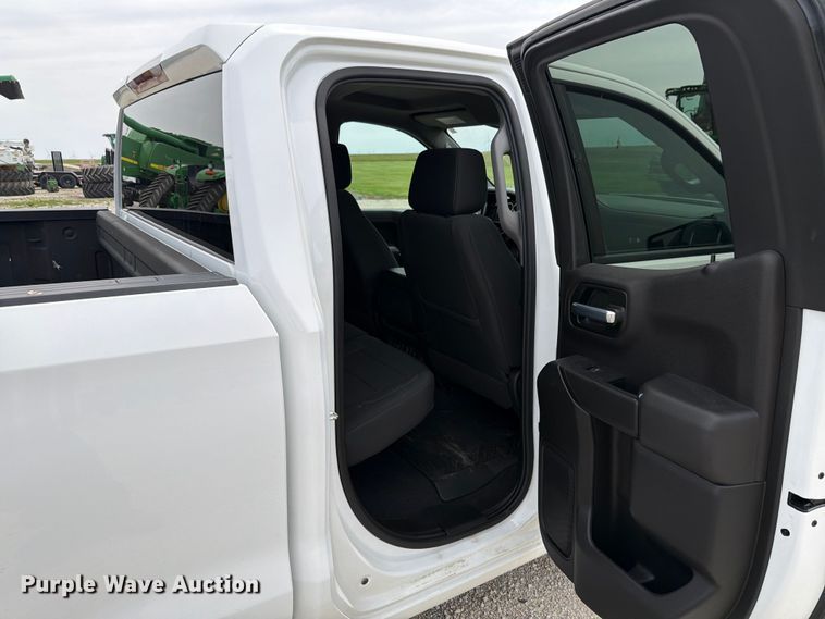 image for item EX4492 2020 Chevrolet Silverado 1500 Ext. Cab pickup truck