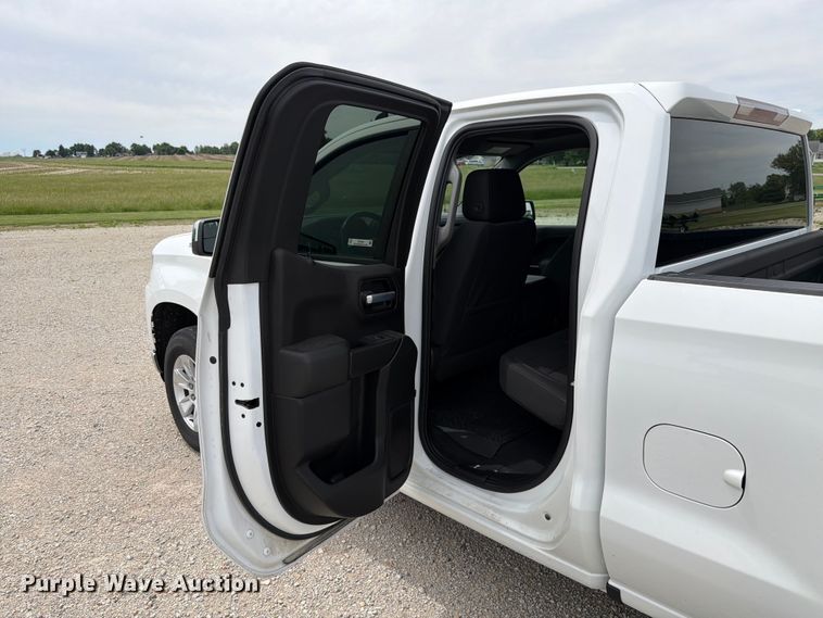image for item EX4492 2020 Chevrolet Silverado 1500 Ext. Cab pickup truck