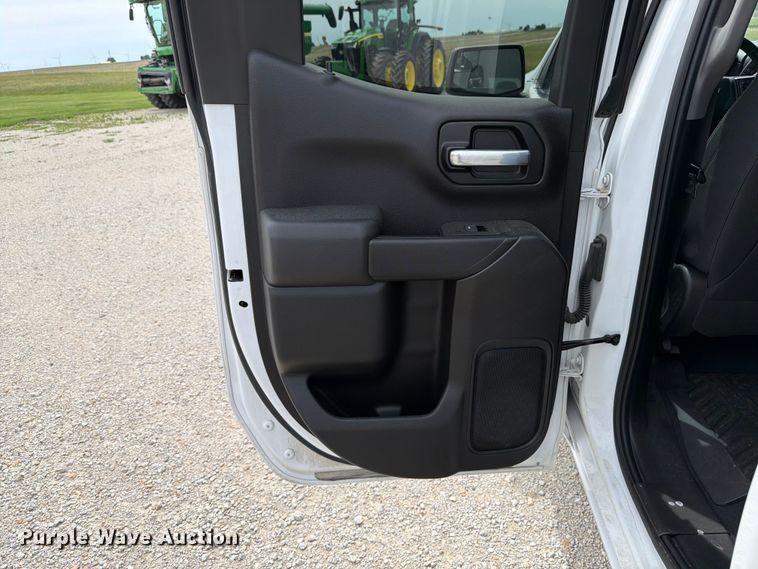 image for item EX4492 2020 Chevrolet Silverado 1500 Ext. Cab pickup truck